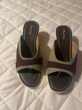 Winner Lady Brown & Beige Slide Sandals -
Size 36